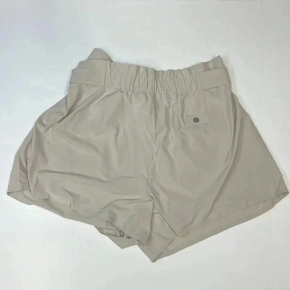 Athleta Skyline Short II Womens Plus Size 26/3X  NWOT Beige Khaki Summer Beach - Picture 3 of 5